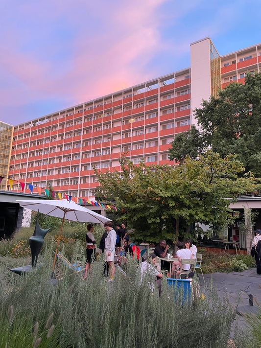 24 May 11-12:30 • Hansaviertel Tour with Maria (in EN)